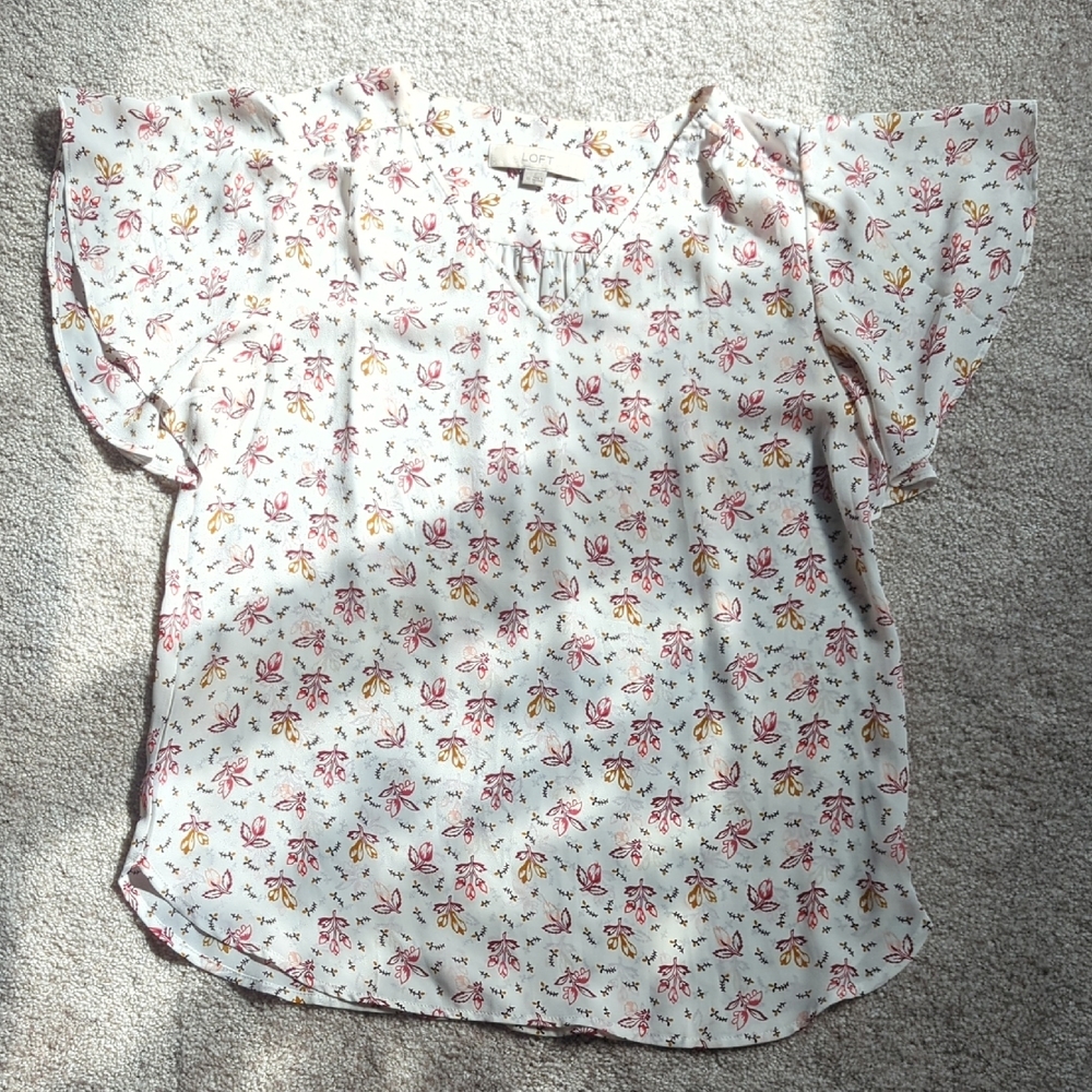 Floral Print Blouse with Ruffle Sleeves